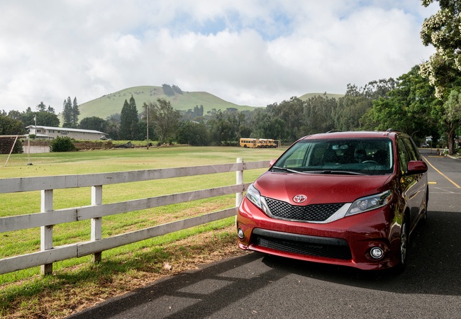 Toyota Sienna SE image 3