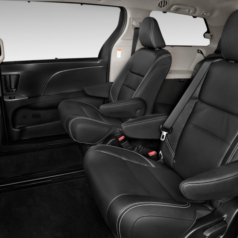 Toyota Sienna SE image