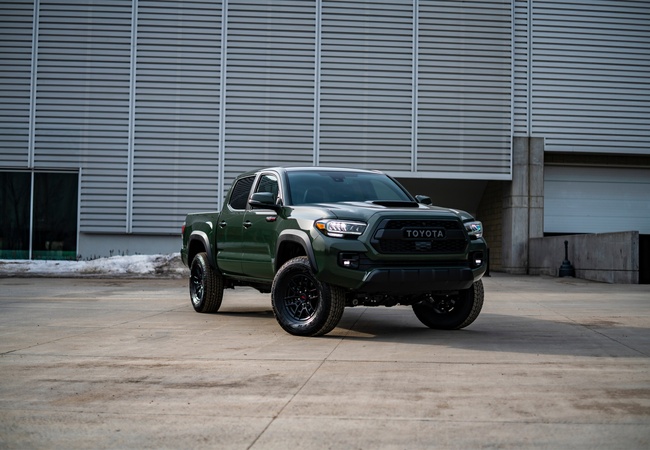 Toyota Tacoma image 2