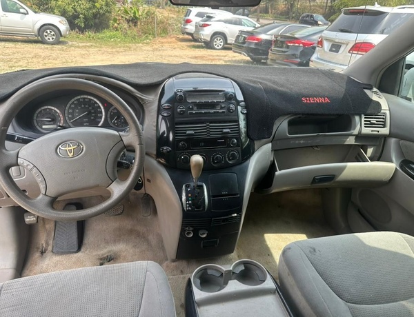 UNREGISTERED 2005 TOYOTA SIENNA FOR SALE IN ABUJA