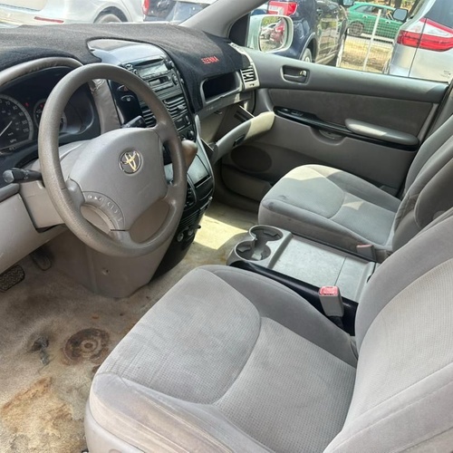 UNREGISTERED 2005 TOYOTA SIENNA FOR SALE IN ABUJA