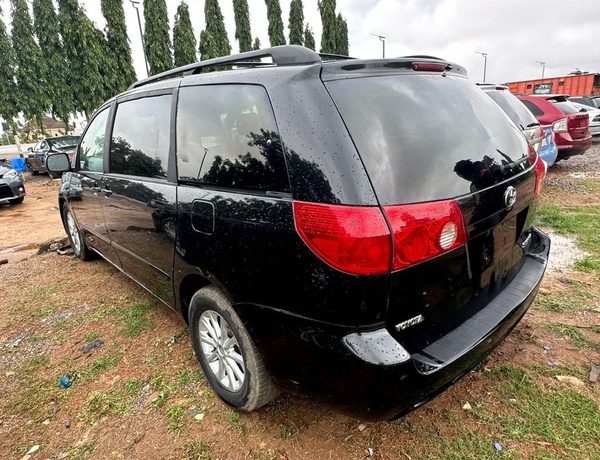 UNREGISTERED 2008 TOYOTA SIENNA FOR SALE