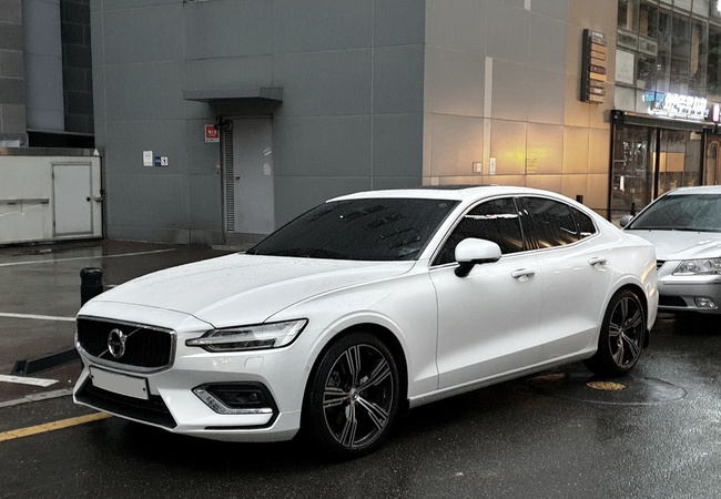 Volvo S60 image 3