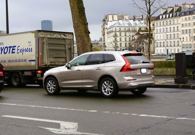 Volvo XC60 image 2